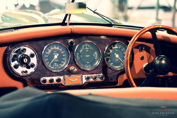 ASTON MARTIN DB2 INTERIOR