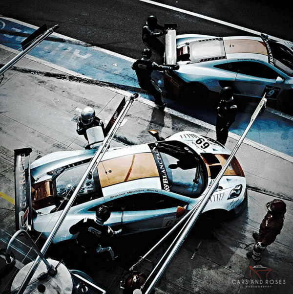 McLaren Mp4 Gulf moving in the Pit Lane