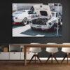 Esszimmer mit großem Holztisch vor dunkelgrauer Wand Photograph Race Ford Mustang
